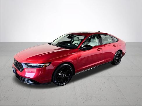 Used 2025 Honda Accord SE image 2