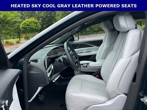 Used 2025 Cadillac Lyriq Luxury RWD image 5