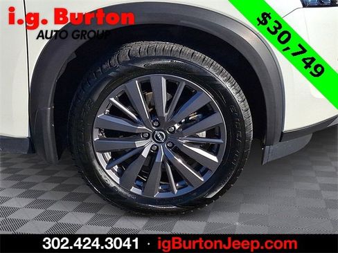 Used 2023 Nissan Pathfinder SL w/ SL Premium Package image 8