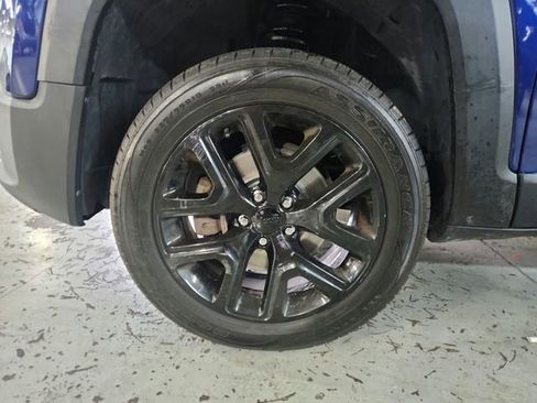 Used 2017 Jeep Renegade Altitude AWD/4WD image 25