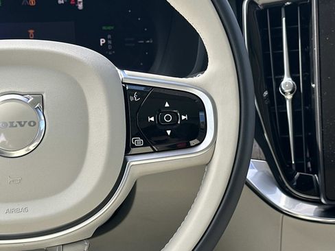 New 2026 Volvo XC90 T8 Ultra w/ Protection Package Premier image 9