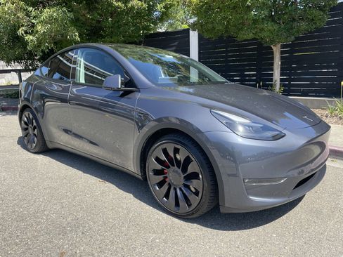 Used 2022 Tesla Model Y Performance AWD/4WD image 6