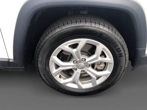 Certified 2024 Jeep Compass Latitude AWD/4WD image 16