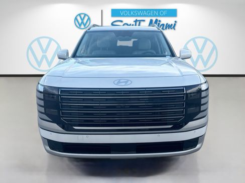 Used 2026 Hyundai Palisade Calligraphy FWD image 2