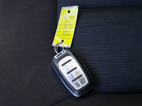 Used 2020 Chrysler Pacifica Touring w/ S Appearance Package FWD image 63