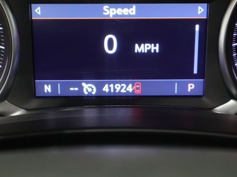 Used 2024 GMC Terrain SLT AWD/4WD image 39