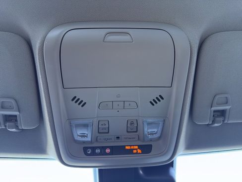 Certified 2022 Cadillac XT4 Premium Luxury w/ Driver Assist Package image 19