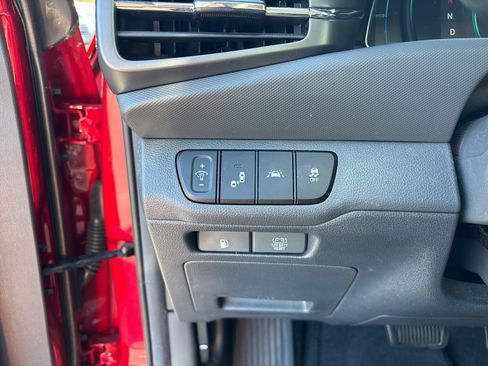 Used 2022 Hyundai Ioniq SE image 16