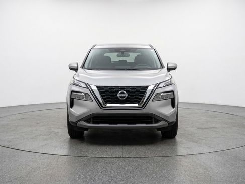 Used 2025 Nissan Rogue SV FWD image 2