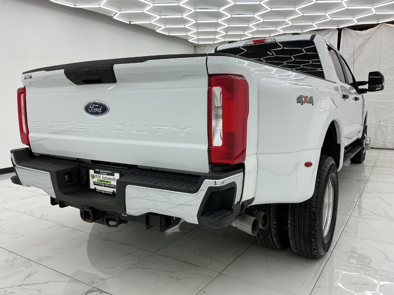 Used 2023 Ford F350 XL AWD/4WD image 9