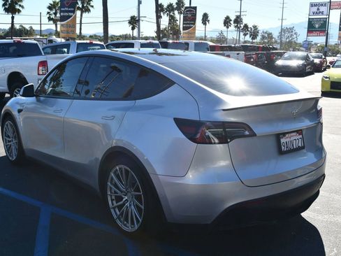 Used 2022 Tesla Model Y Performance image 5