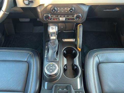 Used 2023 Ford Bronco Badlands w/ Sasquatch Package image 17