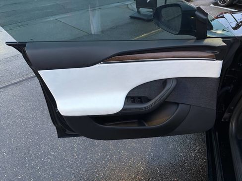 Used 2022 Tesla Model S image 32