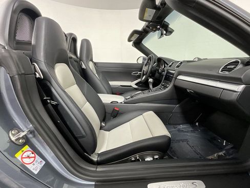 Used 2025 Porsche 718 Boxster S image 17