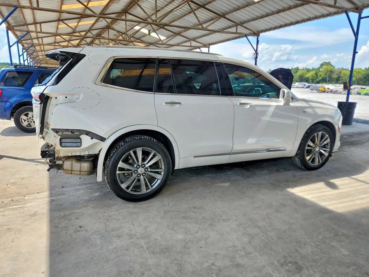 Used 2020 Cadillac XT6 Premium Luxury FWD image 3