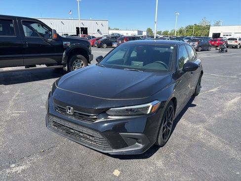 Used 2023 Honda Civic Sport image 2