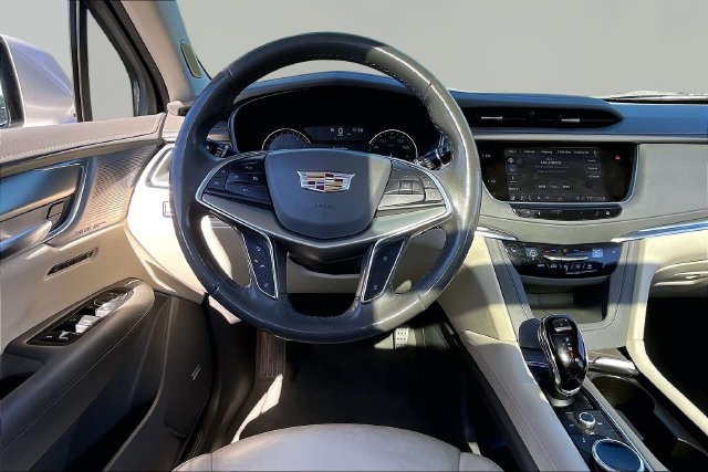 Used 2023 Cadillac XT5 Premium Luxury FWD image 8