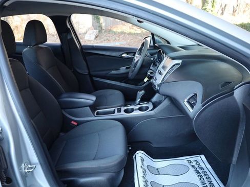 Used 2018 Chevrolet Cruze LS image 25
