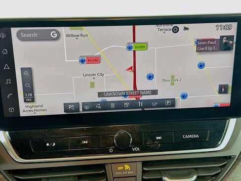 Used 2024 Nissan Altima 2.5 SV w/ SV Premium Package image 22