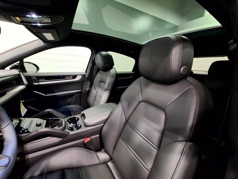 New 2026 Porsche Cayenne Coupe image 5