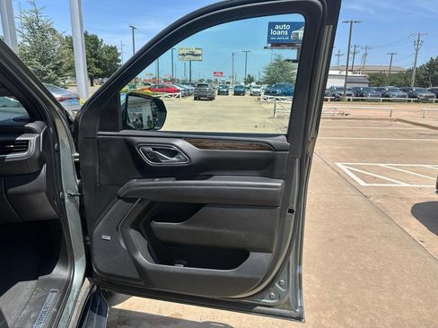 Used 2023 Chevrolet Tahoe Premier AWD/4WD image 24