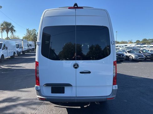 Used 2022 Mercedes-Benz Sprinter 1500 image 5