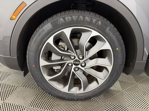 Used 2022 Lincoln Nautilus Reserve AWD/4WD image 13