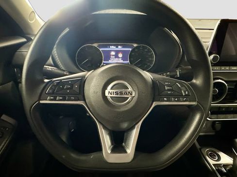 Used 2023 Nissan Sentra SV FWD image 11