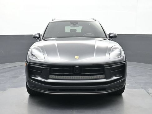 Certified 2025 Porsche Macan AWD/4WD image 24
