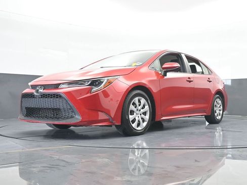 Used 2020 Toyota Corolla LE image 50