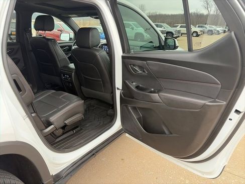 Used 2023 Chevrolet Traverse RS w/ LPO, Floor Liner Package image 43