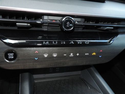 Used 2025 Nissan Murano SV AWD/4WD image 23