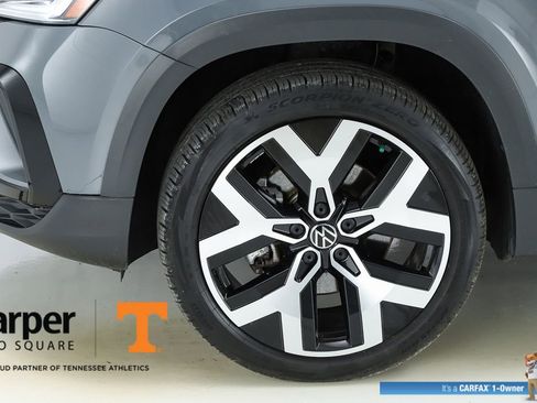 Used 2023 Volkswagen Taos SEL AWD/4WD image 5