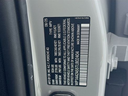 Certified 2026 Porsche Macan image 35