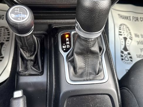 Used 2021 Jeep Wrangler Unlimited Sport image 33