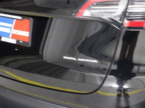 Used 2023 Tesla Model Y Long Range image 6