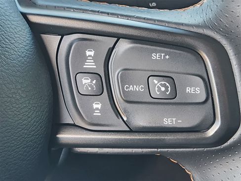 Used 2024 Jeep Gladiator Mojave image 18