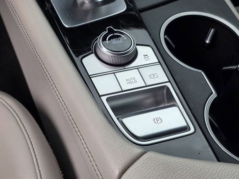 Used 2023 Genesis G70 2.0T image 23