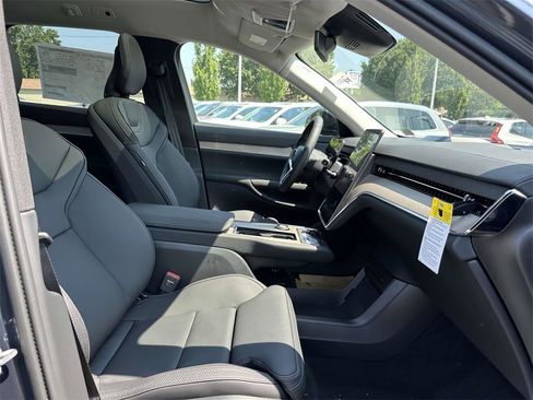 New 2025 Volvo EX90 Ultra image 9
