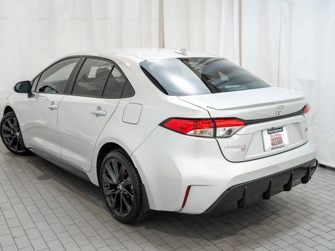 Certified 2025 Toyota Corolla SE image 3