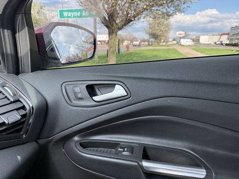Used 2018 Ford Escape SEL AWD/4WD image 40