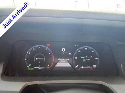 Used 2025 Toyota 4Runner TRD Off-Road Premium AWD/4WD image 13