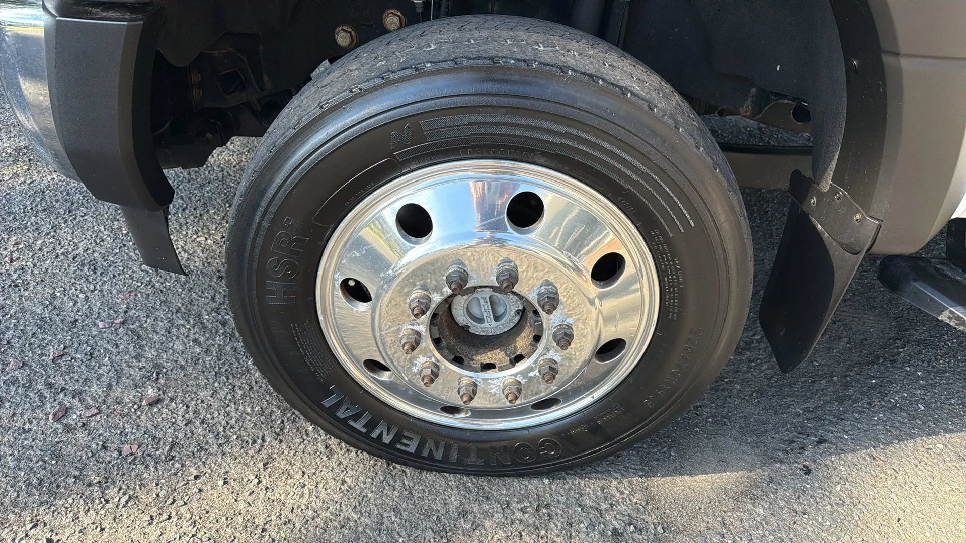 Used 2019 Ford F550 4x4 Crew Cab Super Duty w/ XLT Value Package image 9