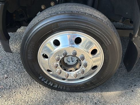 Used 2019 Ford F550 4x4 Crew Cab Super Duty w/ XLT Value Package image 9