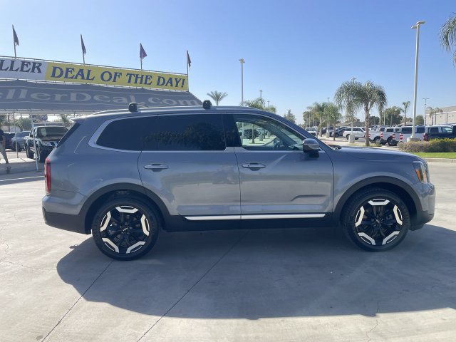 Used 2024 Kia Telluride S w/ S Sunroof Package FWD image 9