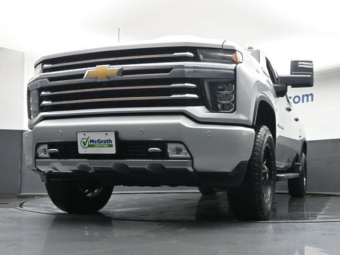 Used 2022 Chevrolet Silverado 3500 High Country image 6