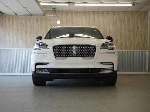 Used 2023 Lincoln Aviator Reserve w/ Equipment Group 201A image 2
