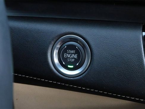 Used 2024 Cadillac Escalade ESV Premium Luxury image 35