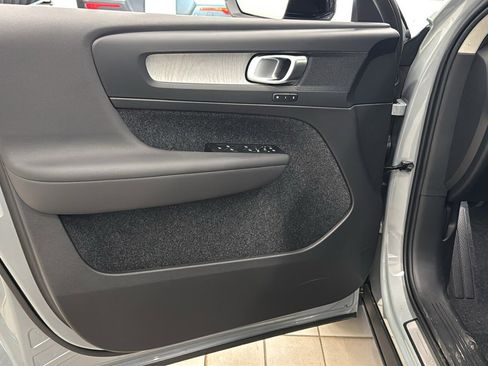 New 2026 Volvo XC40 B5 Plus w/ Climate Package AWD/4WD image 21