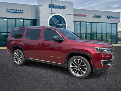 Used 2024 Jeep Wagoneer Series III w/ Premium Group I AWD/4WD image 1